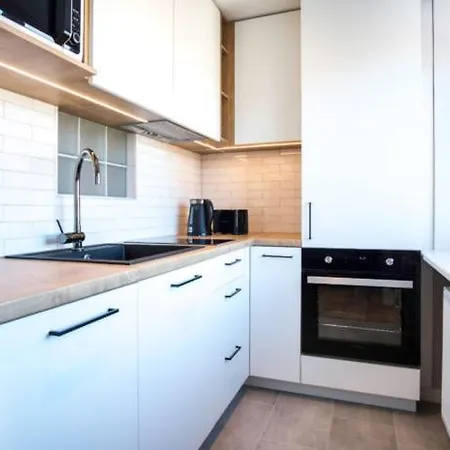 Dream Close To Bus Station Apartment